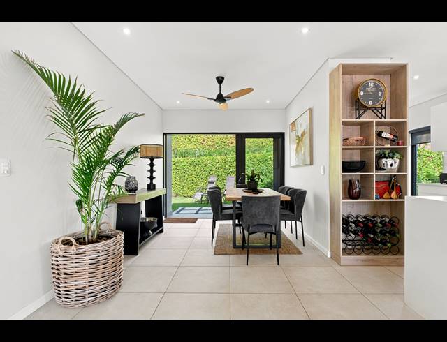 3 BEDROOM TOWNHOUSE FOR SALE IN PALM LAKES ESTATE
